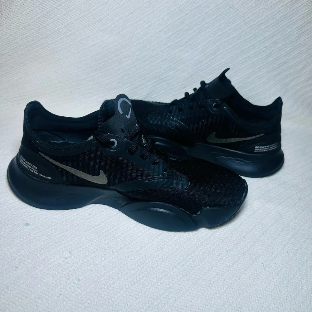 Nike Superrep Go Black iron Grey Sneakers with Silver Accents